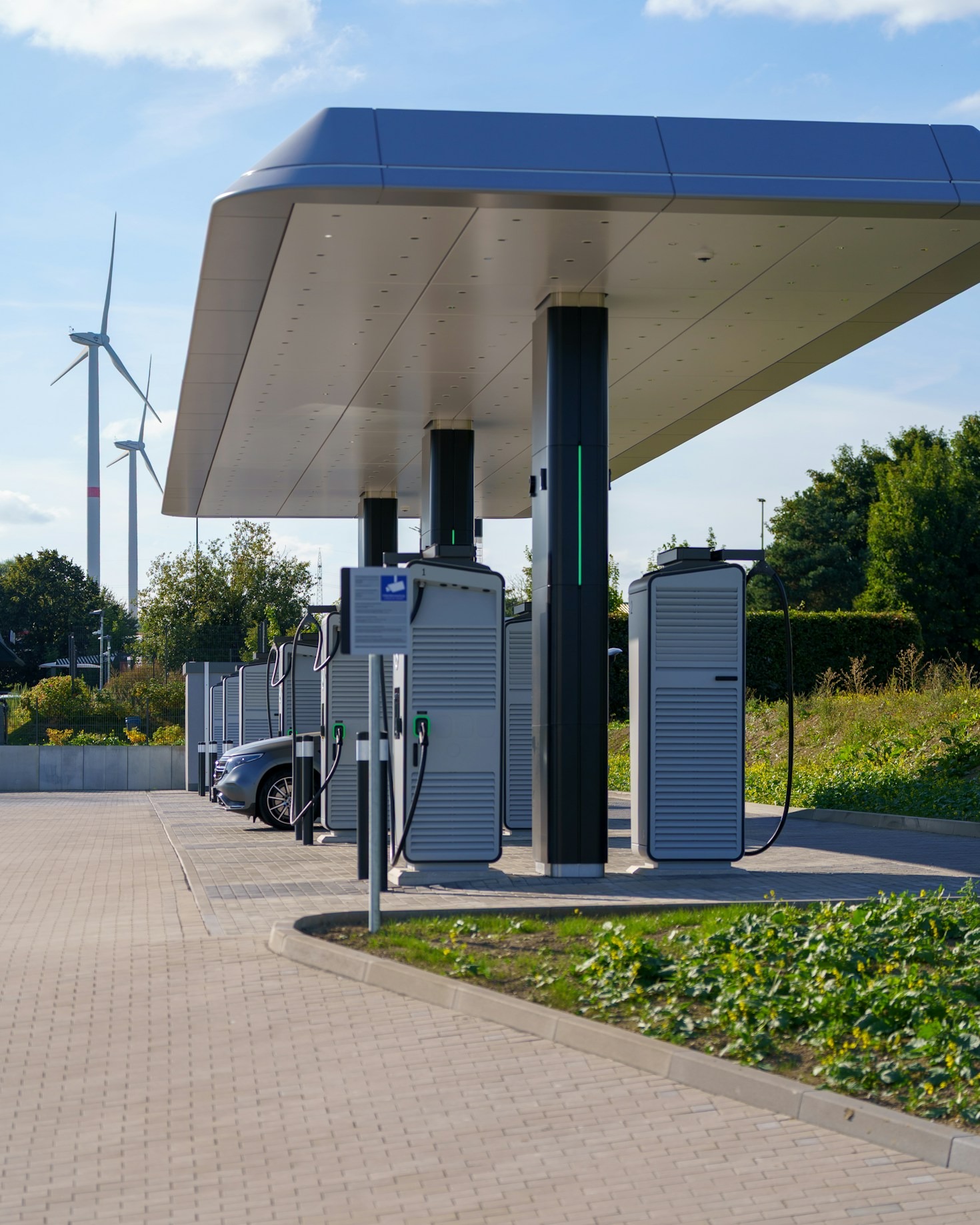 Transitioning Enterprise Fleets to Clean Electric Power